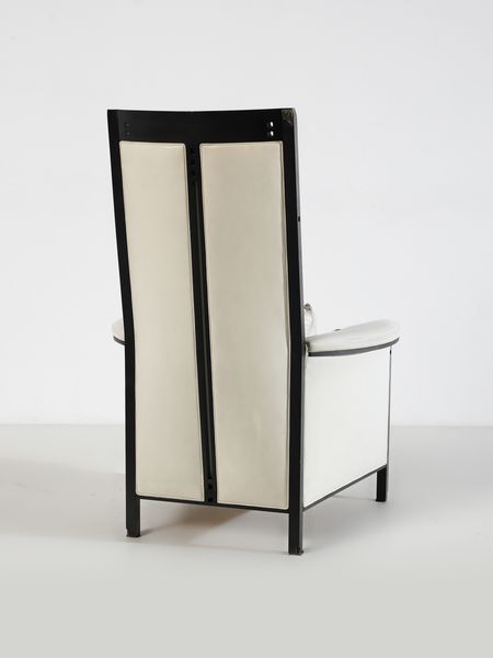 UMBERTO ASNAGO : Poltrona mod. Peggy per Giorgetti.  - Asta Asta 503 | DESIGN E ARTI DECORATIVE DEL NOVECENTO Virtuale - Associazione Nazionale - Case d'Asta italiane