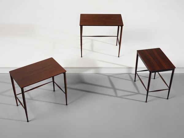 MANIFATTURA ITALIANA : Tre tavolini a nido.  - Asta Asta 503 | DESIGN E ARTI DECORATIVE DEL NOVECENTO Virtuale - Associazione Nazionale - Case d'Asta italiane