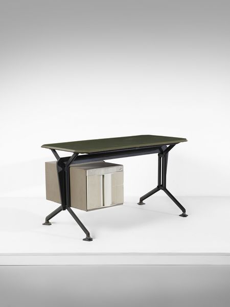 BBPR GRUPPO : Scrivania mod. Arco per Olivetti Synthesis.  - Asta Asta 503 | DESIGN E ARTI DECORATIVE DEL NOVECENTO Virtuale - Associazione Nazionale - Case d'Asta italiane