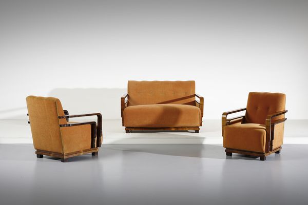 MANIFATTURA ITALIANA : Divano a due posti e coppia di poltrone.  - Asta Asta 503 | DESIGN E ARTI DECORATIVE DEL NOVECENTO Virtuale - Associazione Nazionale - Case d'Asta italiane