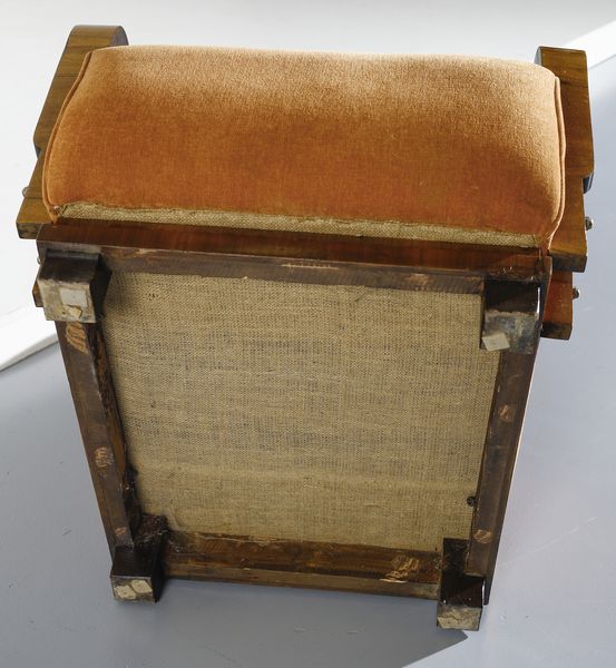 MANIFATTURA ITALIANA : Divano a due posti e coppia di poltrone.  - Asta Asta 503 | DESIGN E ARTI DECORATIVE DEL NOVECENTO Virtuale - Associazione Nazionale - Case d'Asta italiane