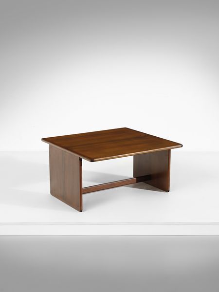 AFRA (1937-2011) & TOBIA (n. 1935) SCARPA : Tavolino da salotto della serie Artona per Maxalto.  - Asta Asta 503 | DESIGN E ARTI DECORATIVE DEL NOVECENTO Virtuale - Associazione Nazionale - Case d'Asta italiane