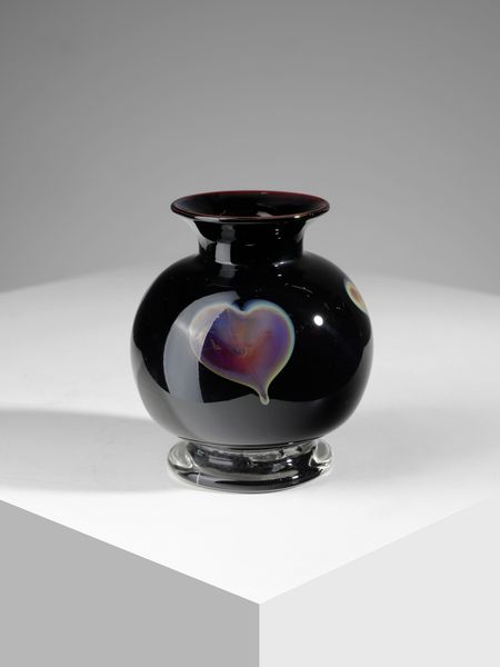 MANIFATTURA NORDICA : Piccolo vaso ad anfora decorato con motivi a cuore.  - Asta Asta 503 | DESIGN E ARTI DECORATIVE DEL NOVECENTO Virtuale - Associazione Nazionale - Case d'Asta italiane