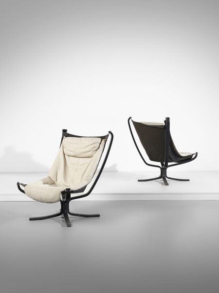 SIGURD RESSEL : Coppia di poltrone mod. Falcon per Poltrona Frau.  - Asta Asta 503 | DESIGN E ARTI DECORATIVE DEL NOVECENTO Virtuale - Associazione Nazionale - Case d'Asta italiane