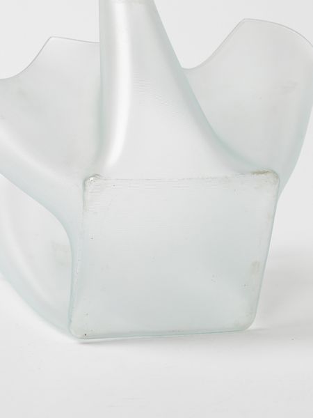 PIETRO CHIESA : attribuito. Vaso Cartoccio a base quadrata probabile produzione Fontana Arte, Milano.  - Asta Asta 503 | DESIGN E ARTI DECORATIVE DEL NOVECENTO Virtuale - Associazione Nazionale - Case d'Asta italiane