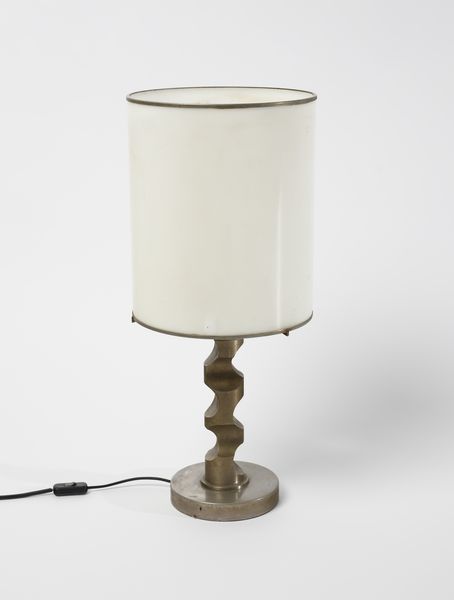 MANIFATTURA ITALIANA : Lampada da tavolo.  - Asta Asta 503 | DESIGN E ARTI DECORATIVE DEL NOVECENTO Virtuale - Associazione Nazionale - Case d'Asta italiane