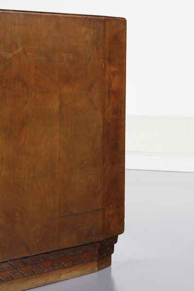 Gaetano Borsani : Letto matrimoniale per Atelier di Varedo Mobili d'Arte, Varedo.  - Asta Asta 503 | DESIGN E ARTI DECORATIVE DEL NOVECENTO Virtuale - Associazione Nazionale - Case d'Asta italiane