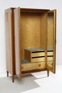 PAOLO BUFFA : Armadio a due ante decorate con tarsie a foglie d'acanto, esecuzione Serafino Arrighi, Cantù.  - Asta Asta 503 | DESIGN E ARTI DECORATIVE DEL NOVECENTO Virtuale - Associazione Nazionale - Case d'Asta italiane