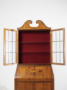 PAOLO BUFFA : Trumeau con base a due ante a battente, ribalta e alzata a vetrina terminante a cimasa, esecuzione Serafino Arrighi, Cantù .  - Asta Asta 503 | DESIGN E ARTI DECORATIVE DEL NOVECENTO Virtuale - Associazione Nazionale - Case d'Asta italiane