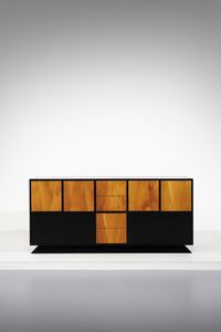 MANIFATTURA ITALIANA - Credenza ad ante e cassetti.