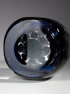 Ingeborg Lundin : Vaso a motivi geometrici della serie Ariel mod. 299-E.3 per Orrefors, Svezia.  - Asta Asta 503 | DESIGN E ARTI DECORATIVE DEL NOVECENTO Virtuale - Associazione Nazionale - Case d'Asta italiane