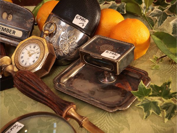 Curiosità da scrivania  - Asta Due case fiorentine - Associazione Nazionale - Case d'Asta italiane