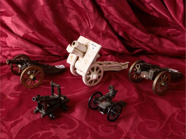 Collezione di cannoni in miniatura  - Asta Due case fiorentine - Associazione Nazionale - Case d'Asta italiane