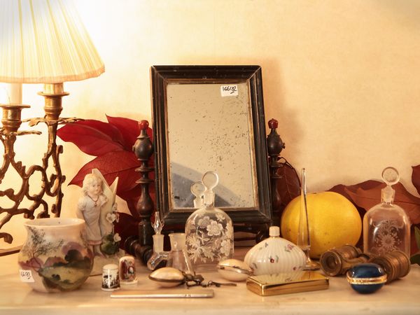 Curiosità d'epoca da toilette  - Asta Due case fiorentine - Associazione Nazionale - Case d'Asta italiane