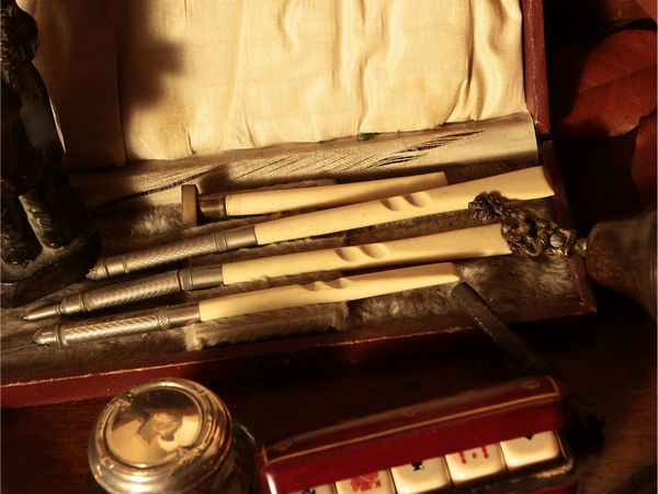 Curiosità da scrivania  - Asta Due case fiorentine - Associazione Nazionale - Case d'Asta italiane