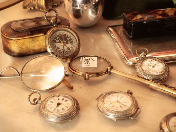 Miscellanea di ninnoli e curiosit�, anche in argento  - Asta Due case fiorentine - Associazione Nazionale - Case d'Asta italiane