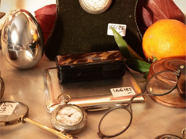 Miscellanea di ninnoli e curiosit�, anche in argento  - Asta Due case fiorentine - Associazione Nazionale - Case d'Asta italiane