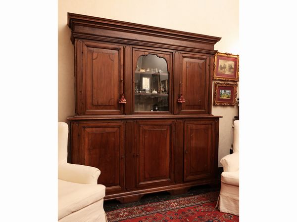 Credenza a due corpi in noce  - Asta Due case fiorentine - Associazione Nazionale - Case d'Asta italiane