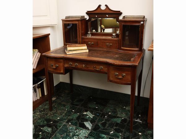 Scrittoio da signora in satinwood  - Asta Due case fiorentine - Associazione Nazionale - Case d'Asta italiane