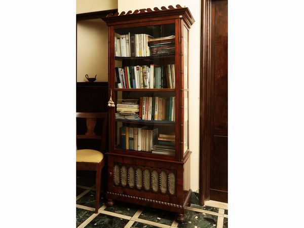 Vetrinetta per collezioni - libreria in mogano  - Asta Due case fiorentine - Associazione Nazionale - Case d'Asta italiane