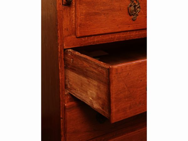 Scrivania a ribalta con alzata in legno tenero  - Asta Due case fiorentine - Associazione Nazionale - Case d'Asta italiane