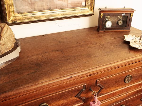 Cassettone in noce  - Asta Due case fiorentine - Associazione Nazionale - Case d'Asta italiane