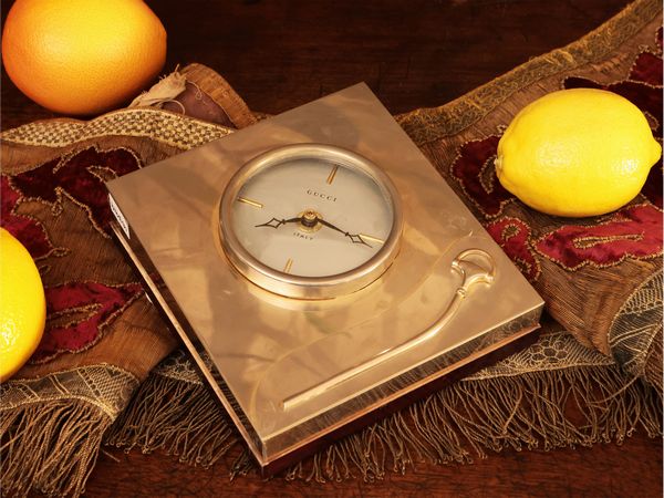 Orologio da tavolo in metallo, Gucci  - Asta Due case fiorentine - Associazione Nazionale - Case d'Asta italiane