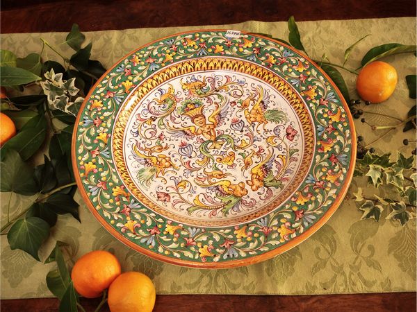 Piatto da parata in terracotta smaltata, G. Fossi  - Asta Due case fiorentine - Associazione Nazionale - Case d'Asta italiane