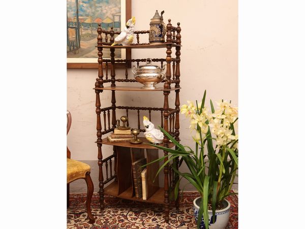 Etagere in noce  - Asta Due case fiorentine - Associazione Nazionale - Case d'Asta italiane