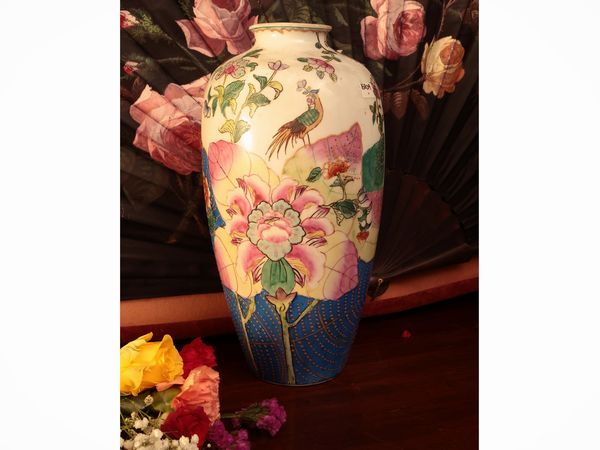 Vaso in porcellana  - Asta Due case fiorentine - Associazione Nazionale - Case d'Asta italiane