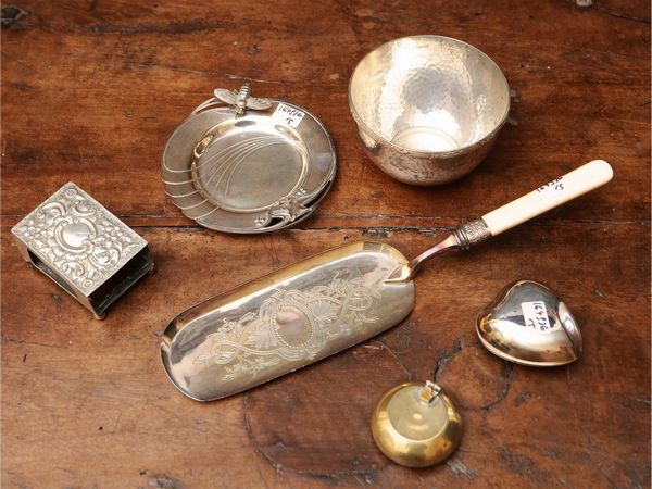 Curiosità, anche in argento  - Asta Due case fiorentine - Associazione Nazionale - Case d'Asta italiane