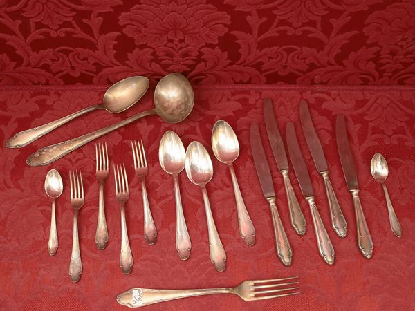 Servizio di posate e metallo argentato  - Asta Due case fiorentine - Associazione Nazionale - Case d'Asta italiane