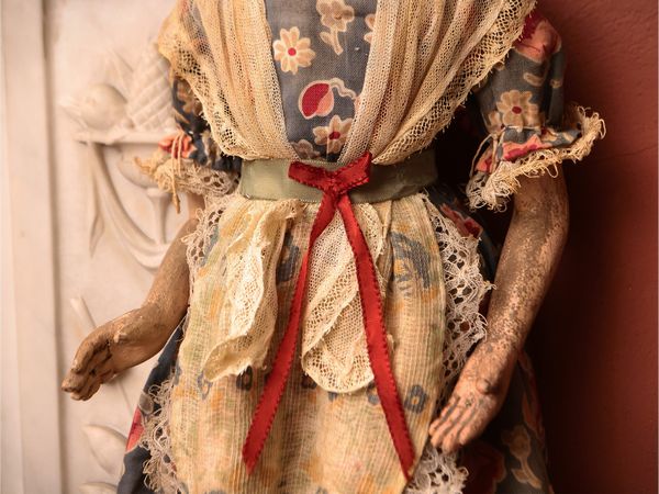 Servetta e servitore in livrea  - Asta Due case fiorentine - Associazione Nazionale - Case d'Asta italiane