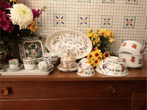 Assortimento di accesori in porcellana  - Asta Due case fiorentine - Associazione Nazionale - Case d'Asta italiane
