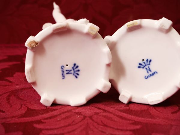 Coppia di gruppi in porcellana, Ginori serie Capodimonte  - Asta Due case fiorentine - Associazione Nazionale - Case d'Asta italiane