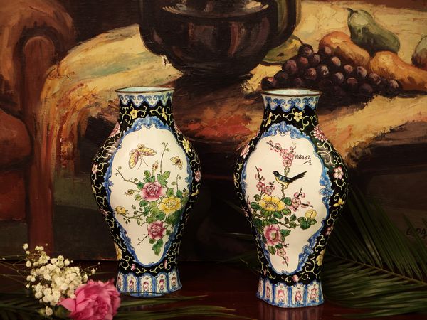 Coppia di vasi in smalto cloisonn�  - Asta Due case fiorentine - Associazione Nazionale - Case d'Asta italiane