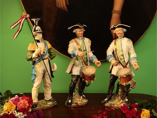 Serie di tre grandi gruppi in terracotta policroma  - Asta Due case fiorentine - Associazione Nazionale - Case d'Asta italiane