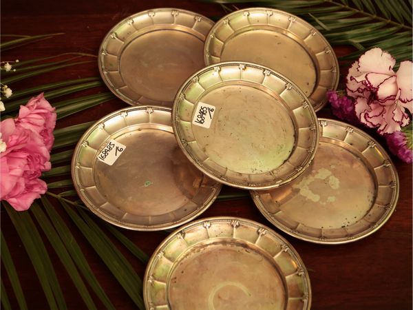 Serie di sei piattini da pane in argento  - Asta Due case fiorentine - Associazione Nazionale - Case d'Asta italiane