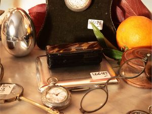 Miscellanea di ninnoli e curiosit�, anche in argento  - Asta Due case fiorentine - Associazione Nazionale - Case d'Asta italiane