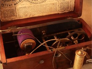 Patent Magneto-Electric Machine for Nervous Diseases, Davis & Kidder  - Asta Due case fiorentine - Associazione Nazionale - Case d'Asta italiane
