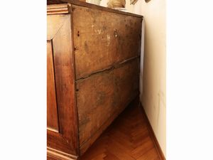 Cassettone in noce  - Asta Due case fiorentine - Associazione Nazionale - Case d'Asta italiane