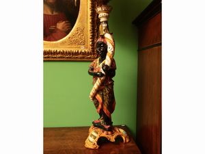 Coppia di moretti portalampada in ceramica policroma  - Asta Due case fiorentine - Associazione Nazionale - Case d'Asta italiane