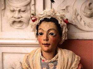 Servetta e servitore in livrea  - Asta Due case fiorentine - Associazione Nazionale - Case d'Asta italiane