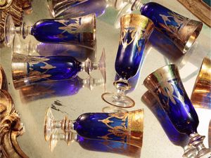 Serie di dodici flute in vetro blu  - Asta Due case fiorentine - Associazione Nazionale - Case d'Asta italiane