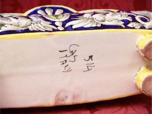 Tre accessori per la casa in ceramica  - Asta Due case fiorentine - Associazione Nazionale - Case d'Asta italiane