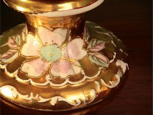 Coppia di vasi ad anfora in porcellana  - Asta Due case fiorentine - Associazione Nazionale - Case d'Asta italiane