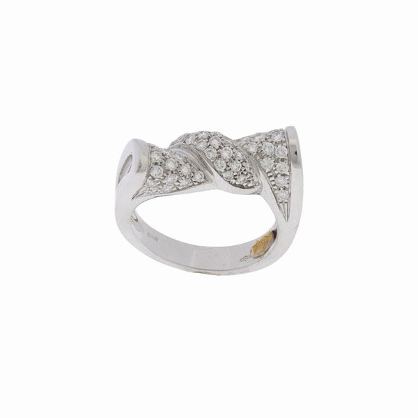 Recarlo anello fiocco in oro bianco 18kt e diamanti  - Asta Gioielli Orologi Bijoux Vintage Web Only - Associazione Nazionale - Case d'Asta italiane