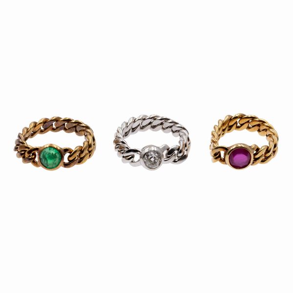 Tre anelli a maglia groumette in oro a tre colori 18kt  - Asta Gioielli Orologi Bijoux Vintage Web Only - Associazione Nazionale - Case d'Asta italiane