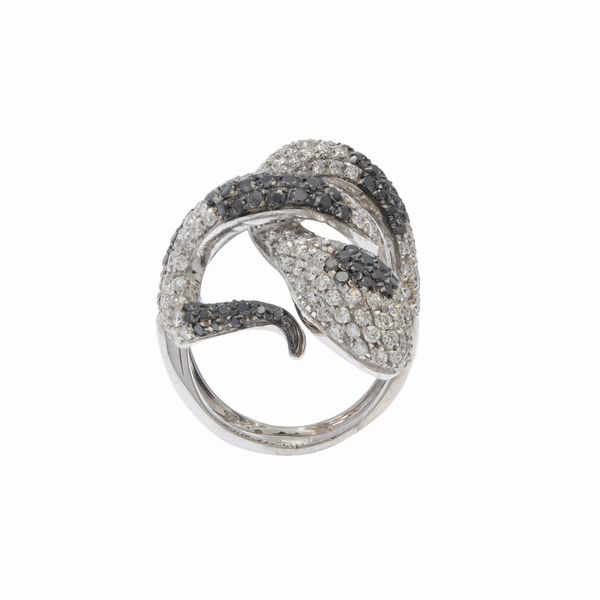Anello a serpente in oro bianco 18kt e diamanti  - Asta Gioielli Orologi Bijoux Vintage Web Only - Associazione Nazionale - Case d'Asta italiane