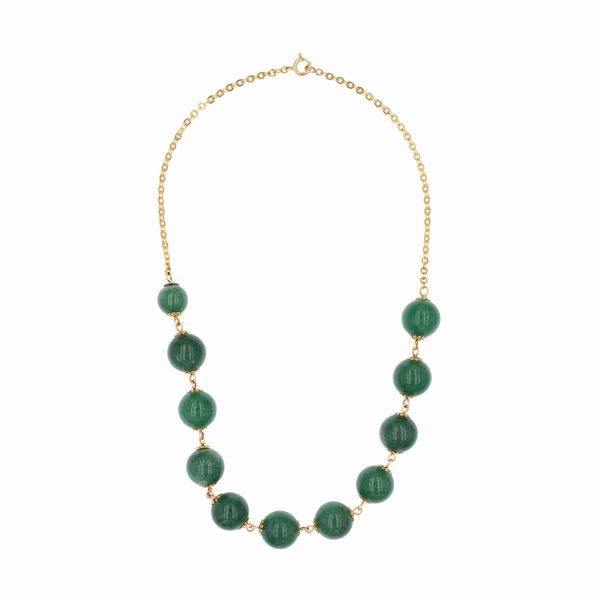 Collana in oro giallo 18kt e sfere di giada nefrite a gradazione  - Asta Gioielli Orologi Bijoux Vintage Web Only - Associazione Nazionale - Case d'Asta italiane
